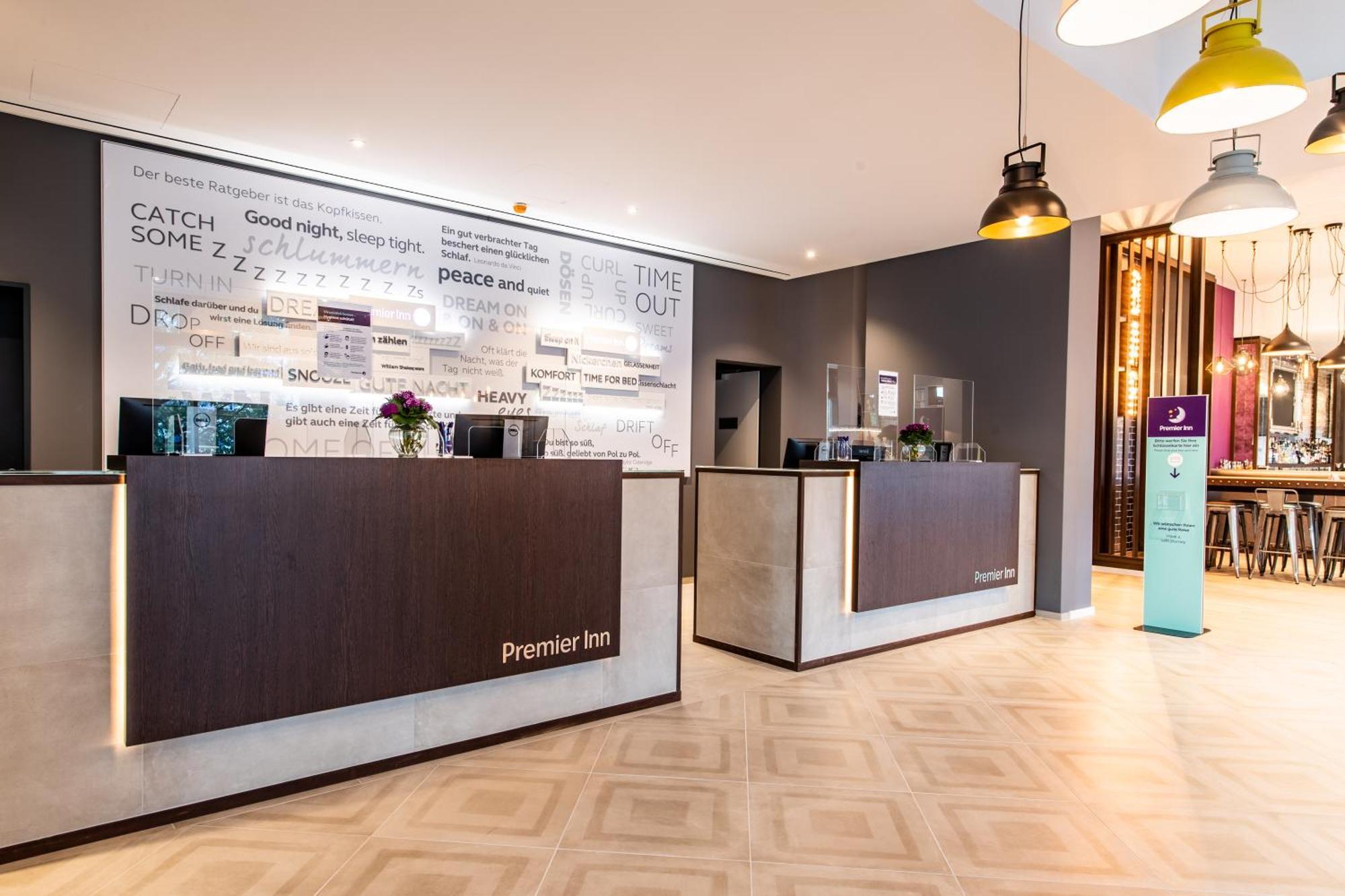 Premier Inn Stuttgart Feuerbach Buitenkant foto